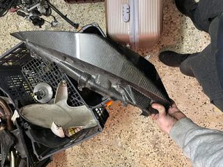 Γνησια Καρμπόν φτερά ουράς ktm superduke 990 άριστα-thumb-1