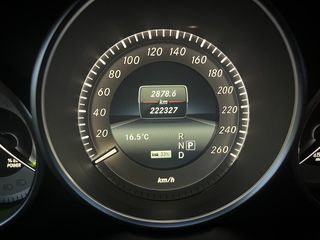 Mercedes-Benz E 300 2014 E 300 BlueTEC HYBRID Saloon-thumb-6