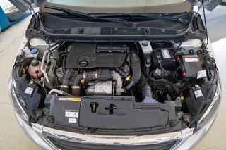 Peugeot 308 2017-thumb-11