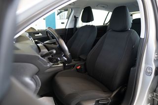 Peugeot 308 2017-thumb-9