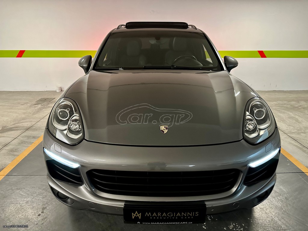 Car.gr Porsche Cayenne '15 Panorama