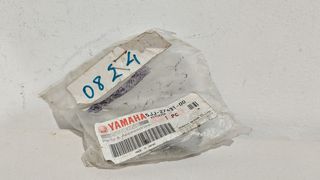 Πίσω αριστερό πατάκι συνοδηγού από YAMAHA YZF-R6 / YZF-R1