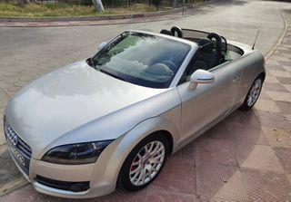 Audi TT 2009 Roadster TFSI 2.0-thumb-2