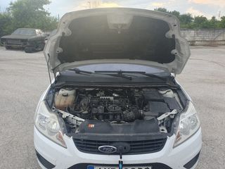 Ford Focus 2010-thumb-10
