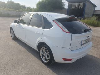 Ford Focus 2010-thumb-3