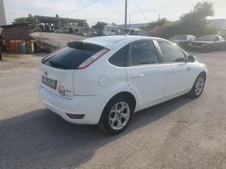 Ford Focus 2010-thumb-2