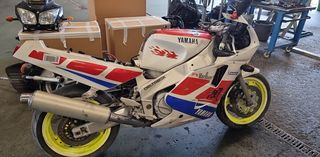 YAMAHA FZR 1000 EXUP