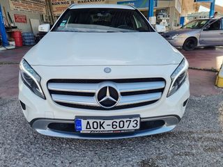 Mercedes-Benz GLA 180 2015 180d Sensation 7G-DCT AUTOMATI-thumb-2