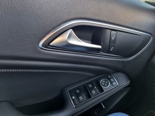 Mercedes-Benz GLA 180 2015 180d Sensation 7G-DCT AUTOMATI-thumb-32