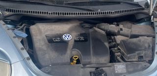 Μοτέρ new beetle Volkswagen 1.6 σασμάν και φανοποια σε άριστη κατάσταση 