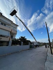 Bucket Trucks 2003-thumb-2