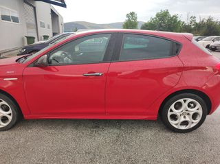 Alfa Romeo Giulietta 2015-thumb-8