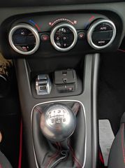 Alfa Romeo Giulietta 2015-thumb-17