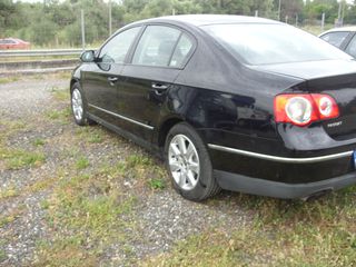 Volkswagen Passat 2008-thumb-6