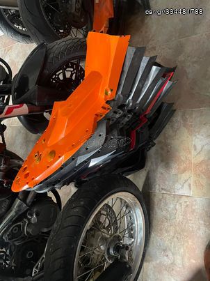 Φτερο πίσω κάτω προστατευτικο ktm duke 640 διαφορά