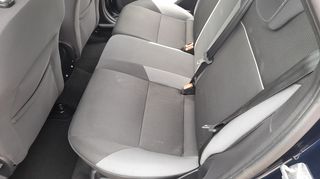 Ford Focus 2012-thumb-22