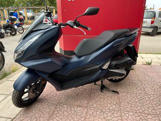 Honda 2026 PCX 125 ABS-thumb-1