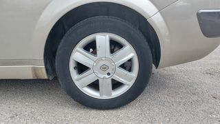 Renault Megane 2004-thumb-6
