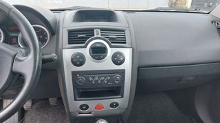 Renault Megane 2004-thumb-10