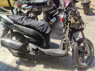 Honda sh300-thumb-1