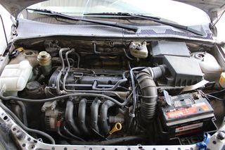 Ford Focus 2000-thumb-2