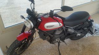 Ducati Scrambler '16 Icon red