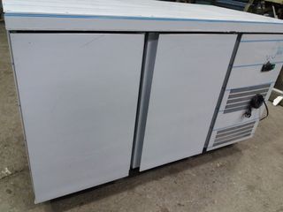 Ψυγείο Πάγκος Με 2 Πόρτες Διαστάσεις: 141 x 70 x 87 cm
