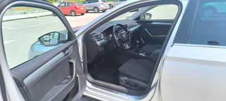 Skoda Superb 2016-thumb-5