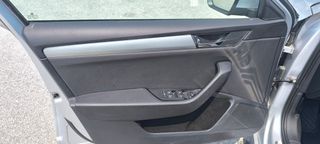 Skoda Superb 2016-thumb-6