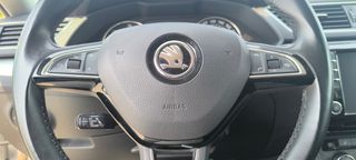 Skoda Superb 2016-thumb-11