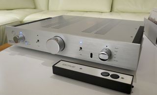 ΠΡΟΕΝΙΣΧΥΤΗΣ OCTAVE HP-300 Balanced Preamplifier