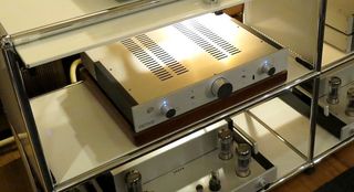 ΠΡΟΕΝΙΣΧΥΤΗΣ OCTAVE HP-300 Balanced Preamplifier-thumb-1