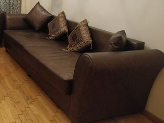 Τετραθέσιος καναπές με αποθηκευτικό χώρο 240€