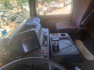 Volvo 1990 F12 123-thumb-4