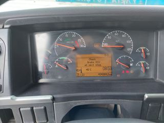 Σασί Volvo 2005 fΗ8x4-thumb-27