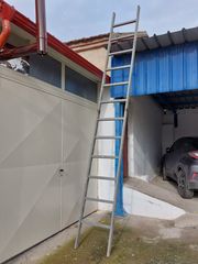 ΣΚΑΛΑ ΔΙΑΙΡΟΥΜΕΝΗ