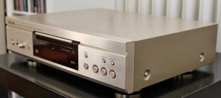 CD - DVD - SACD  YAMAHA S-2300