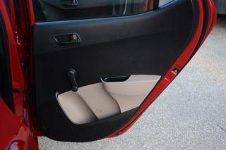 Hyundai i 10 2015-thumb-7