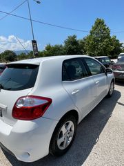 Toyota Auris 2011-thumb-5