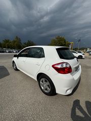 Toyota Auris 2011-thumb-1