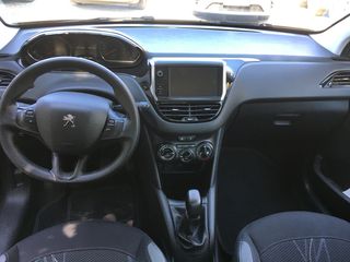 Peugeot 208 2015 1.2 PureTech 82 Urban Move-thumb-9