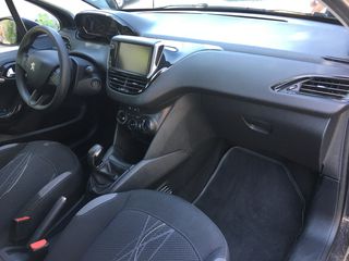 Peugeot 208 2015 1.2 PureTech 82 Urban Move-thumb-10