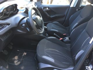Peugeot 208 2015 1.2 PureTech 82 Urban Move-thumb-11