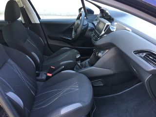Peugeot 208 2015 1.2 PureTech 82 Urban Move-thumb-12