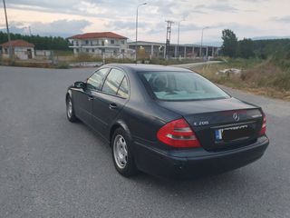Mercedes-Benz E 200 2005-thumb-8