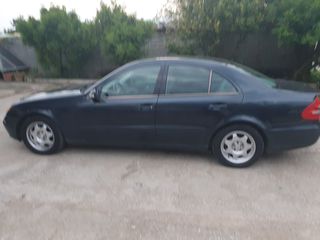 Mercedes-Benz E 200 2005-thumb-19