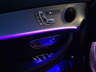 Mercedes-Benz E 300 2022 DISTRONIC PLUS MULTIBEM LED-thumb-45