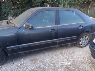  E200mercedes-thumb-1