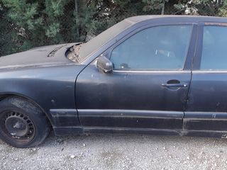  E200mercedes-thumb-2