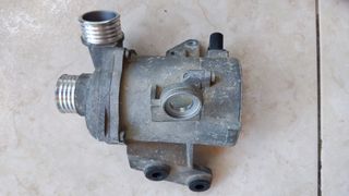 Αντλία τρόμπα νερού BMW E60, E81, E82, E87, E88, E89, E90, E91, E92, E93-thumb-3
